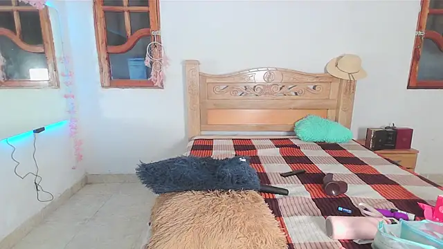 bratz_glloe Adlı Modelin Canlı XXX Sohbeti