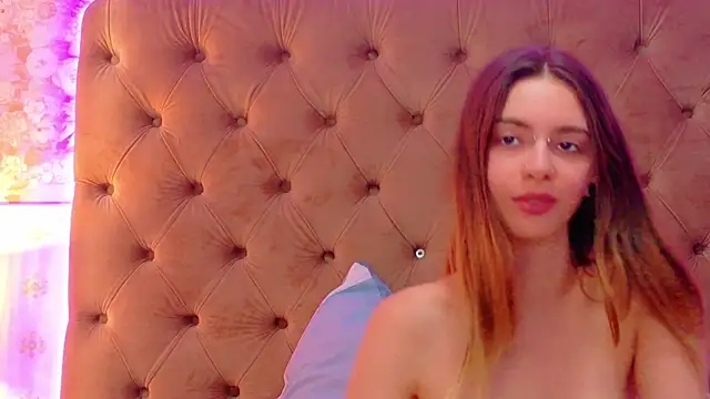 CoraVex's Live XXX Chat