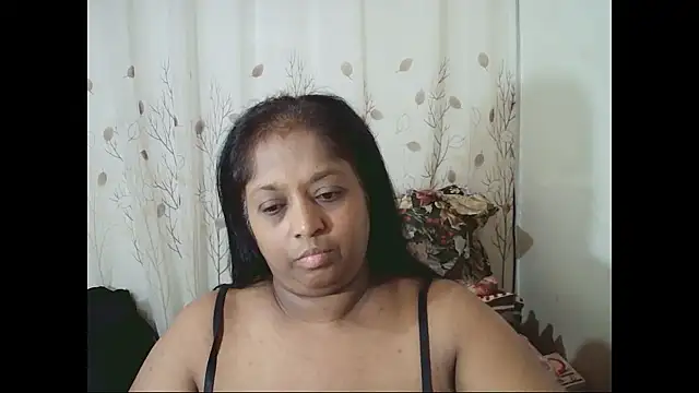 Chat XXX en directo de Indiantasha