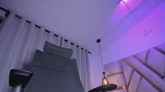 shineevg Chat XXX in diretta