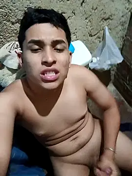 alee28728: απευθείας συνομιλία ΧΧΧ