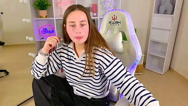 NadinnL Chat XXX in diretta