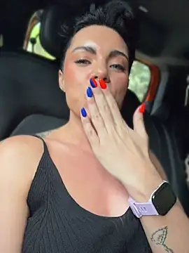 XXX chat uživo modela LukeLouHarvey