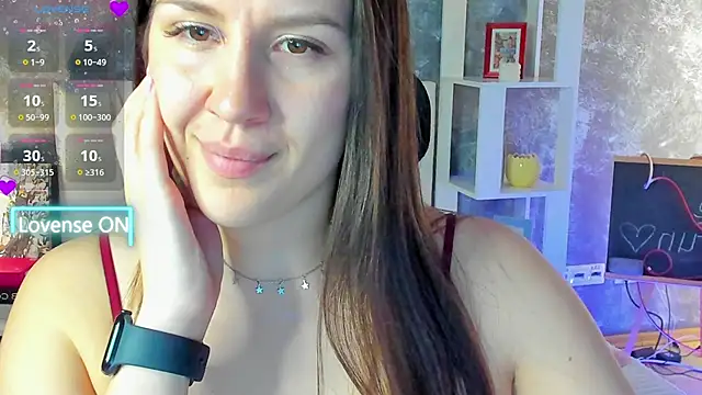 asti_bubbles' Live XXX Chat