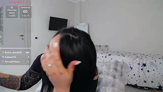 InesNovaのライブXXXチャット