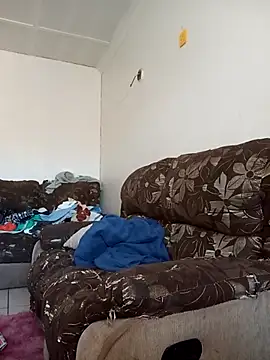 sluttylaura21: онлайн-секс-чат