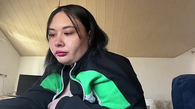 MarcieAdjei: απευθείας συνομιλία ΧΧΧ