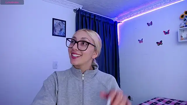 XXX chat uživo modela Soffy-brooks