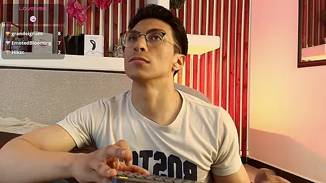 ApoloCruz Live XXX-Chat