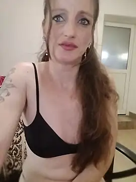 Chatroom XXX en direct de CrazyMaya39