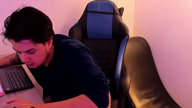 Melody_and_Max – Live XXX-chat