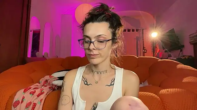 XXX chat uživo modela GennaJames