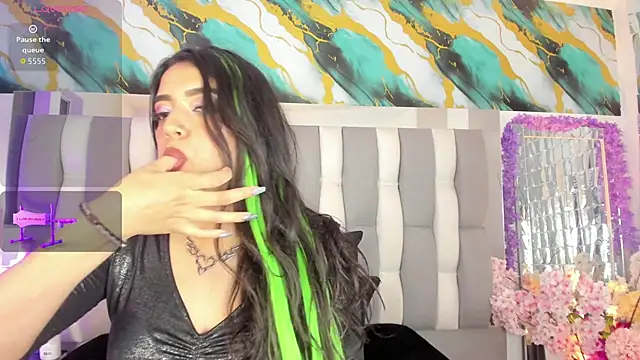 Chat XXX en directo de IsaDiiaz