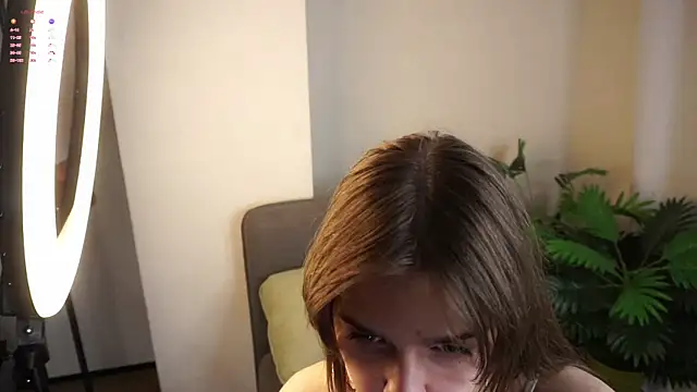 Chat +18 de ClarineCasebolt ao vivo