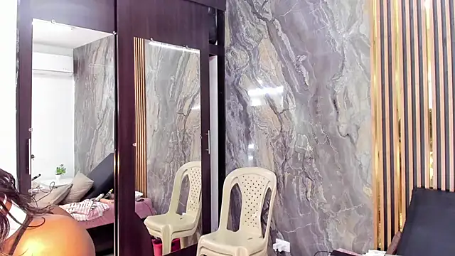 LauraSaenz01 现场XXX聊天