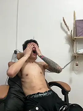 zzzzppp3 live XXX chat