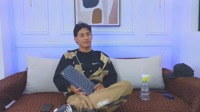 Chatroom XXX en direct de Stone_grey1_