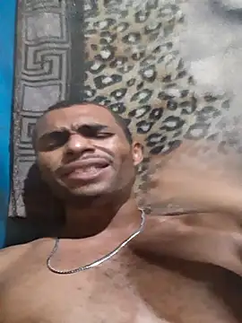 m-a-g-n-a-t-a Show Webcam