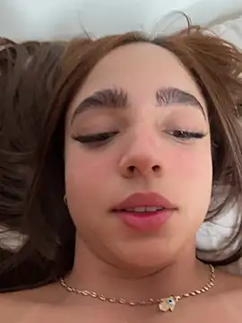 Онлайн чат XXX hottiee_melannie