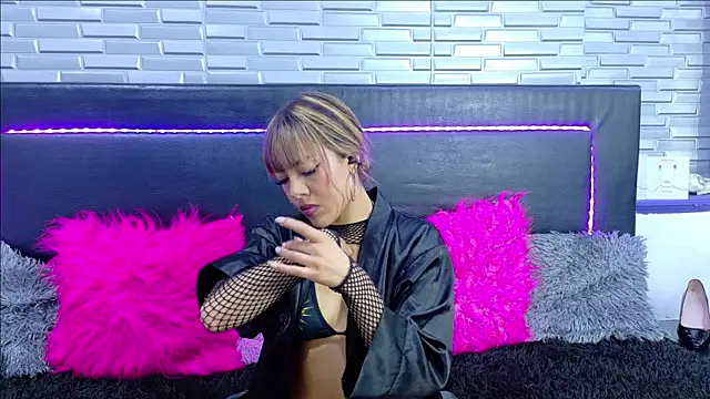 Czat XXX na żywo – SeraphynLuxora