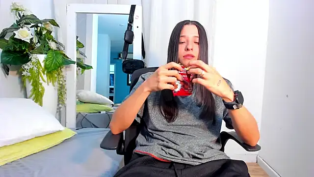 ViictoriiaSaenz 即時 XXX 聊天