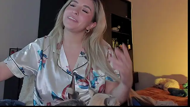 XXX chat uživo modela saradiazxxx