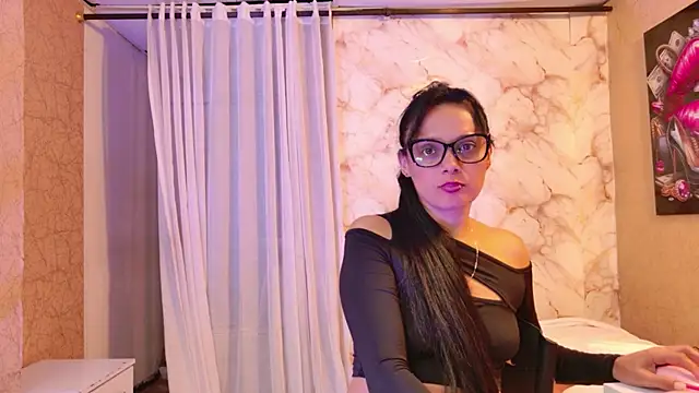 QueenSallyDesire Live XXX-chat