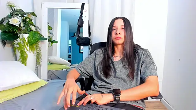 ViictoriiaSaenz: онлайн-секс-чат