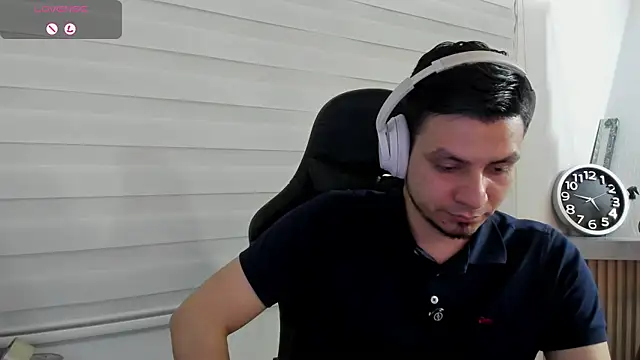 Rick_Adams Show in webcam