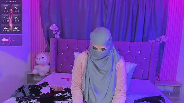 Nayla-Mouna's Webcam Show