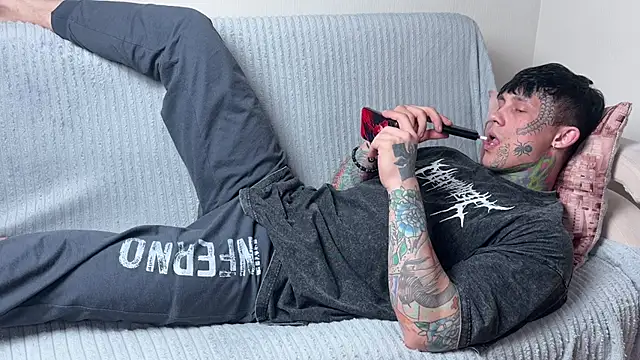 Anubisgods: διαδικτυακό σόου στην κάμερα