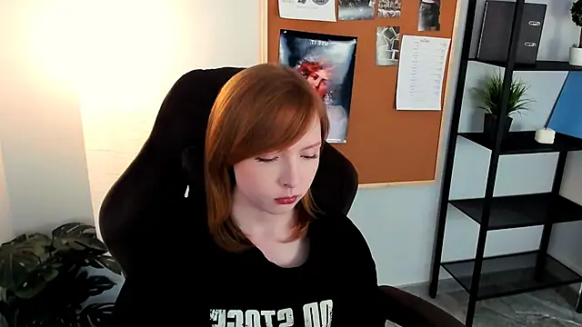 CherryCrushLove's Live XXX Chat