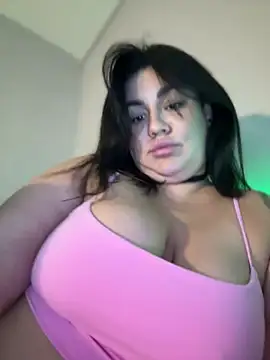 Chatroom XXX en direct de SwittieKendra