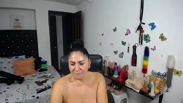 Chat +18 de mature_bigboobs10 ao vivo