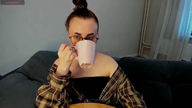 MewStella: онлайн-секс-чат