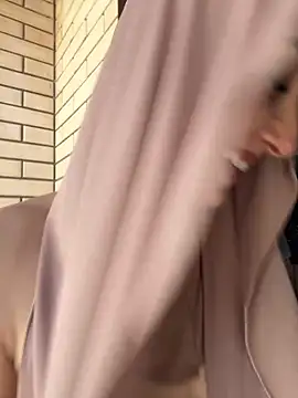 Chatroom XXX en direct de FlexibleDoll_