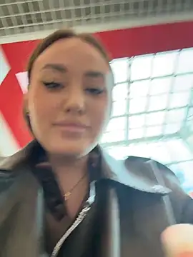 Chat XXX en directo de KiraSunshine