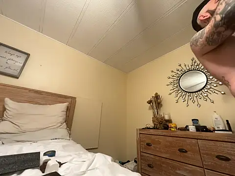 nATTy_gOD_official01: διαδικτυακό σόου στην κάμερα