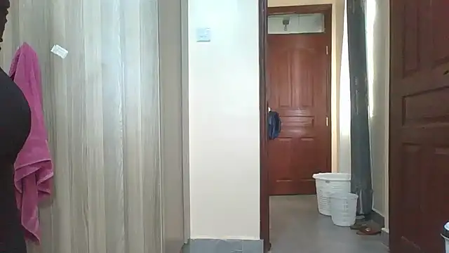 Huge_BootybaeのライブXXXチャット