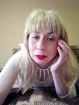 Show modela SelinaLovqx na web-kameri