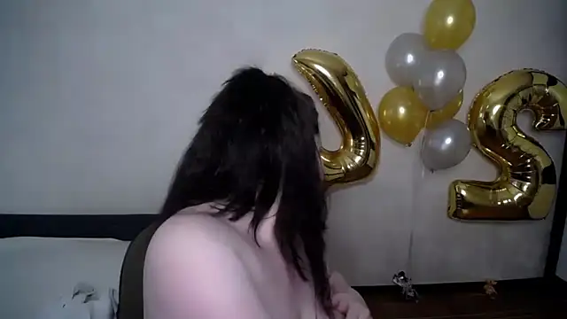 Emily_Mo 即時 XXX 聊天