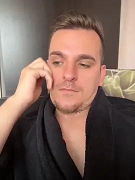 Show modela Huge_cock22cm na web-kameri