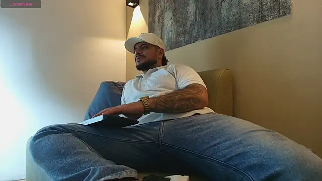 Czat XXX na żywo – TROY_KIRK