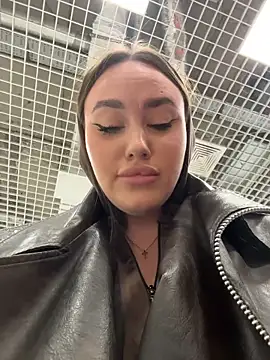 KiraSunshine's Live XXX Chat