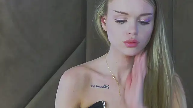 MarilynNova Live XXX-Chat