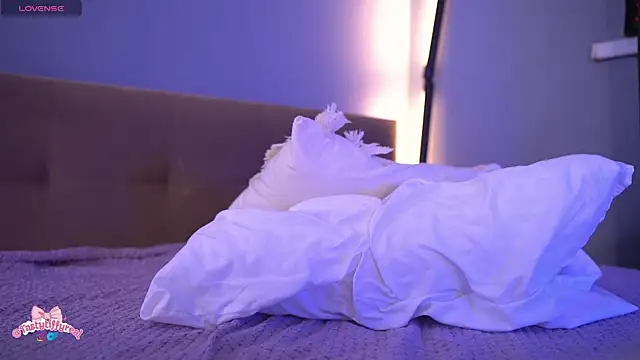 TastyTiffy webcam show