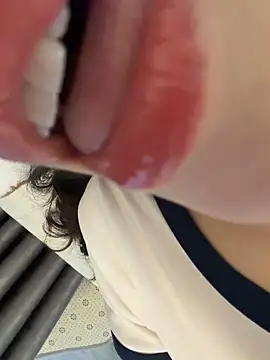 meimei_x 在線直播表演