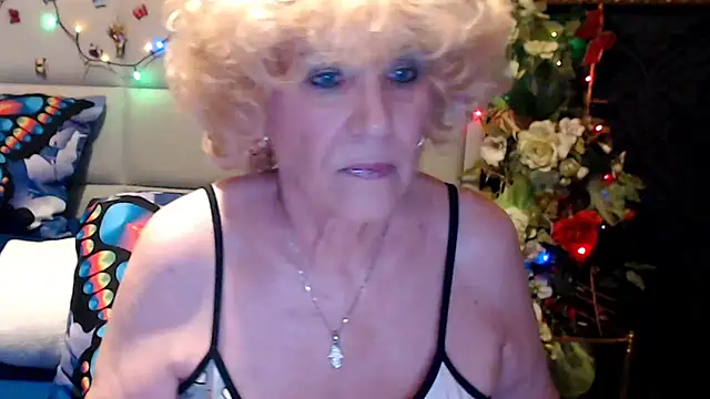 HappyWomanOn: διαδικτυακό σόου στην κάμερα