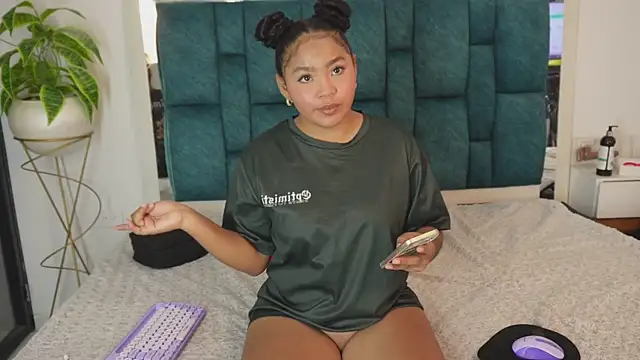 Anais_aradia élő XXX-chatje