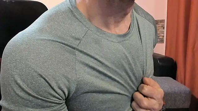 HotHunkTrainer Adlı Modelin Canlı XXX Sohbeti